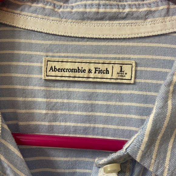 A&F button down! Never Worn - Picture 5 of 6